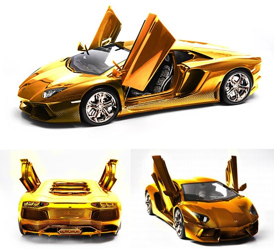 Xe Lamborghini Chiếc Lamborghini Aventador LP700 mô hình bằng vàng thật sự là một chiếc xe siêu sang. Bên trong xe, hai chỗ ngồi được đính khoảng 700 viên kim cương. Bên ngoài, khung xe được làm bằng vàng khối và vành bánh xe được làm từ bạch kim. Giá của chiếc xe này lên đến 4,65 triệu USD.